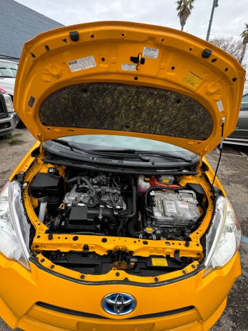 2014 Toyota Prius c Three