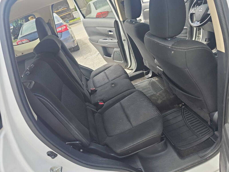 2016 Mitsubishi Outlander ES