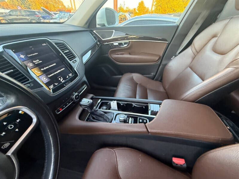 2019 Volvo XC90 T6 Momentum