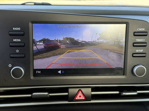 2022 Hyundai Elantra SE