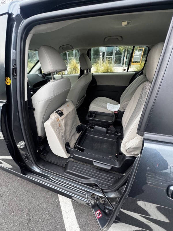 2012 Mazda MAZDA5 Touring