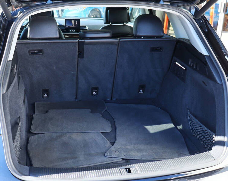 2020 Audi Q5 quattro Titanium Premium 45 TFSI