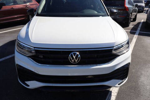2023 Volkswagen Tiguan SE R-Line Black