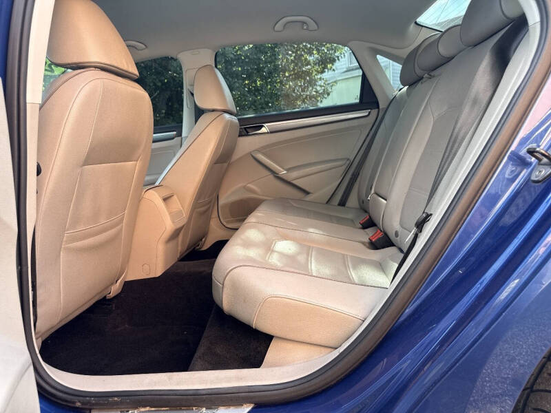 2017 Volkswagen Passat 1.8T R-Line