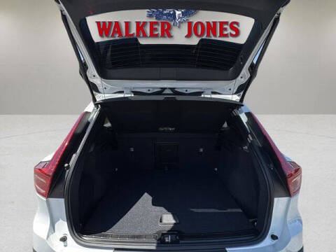 2024 Volvo XC40 B5 Core Bright Theme