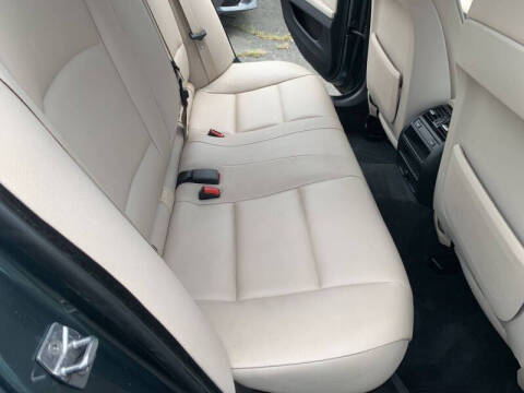 2012 BMW 5 Series 528i