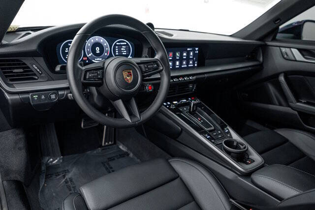 2025 Porsche 911 Carrera