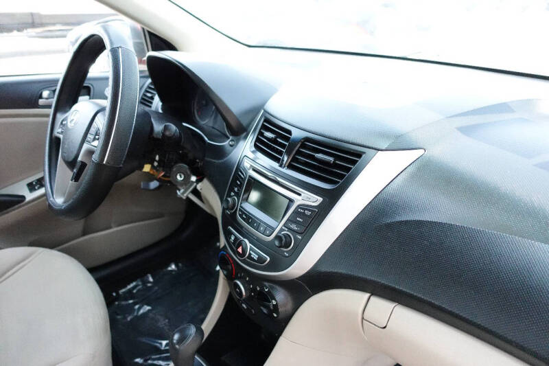 2017 Hyundai Accent Value Edition
