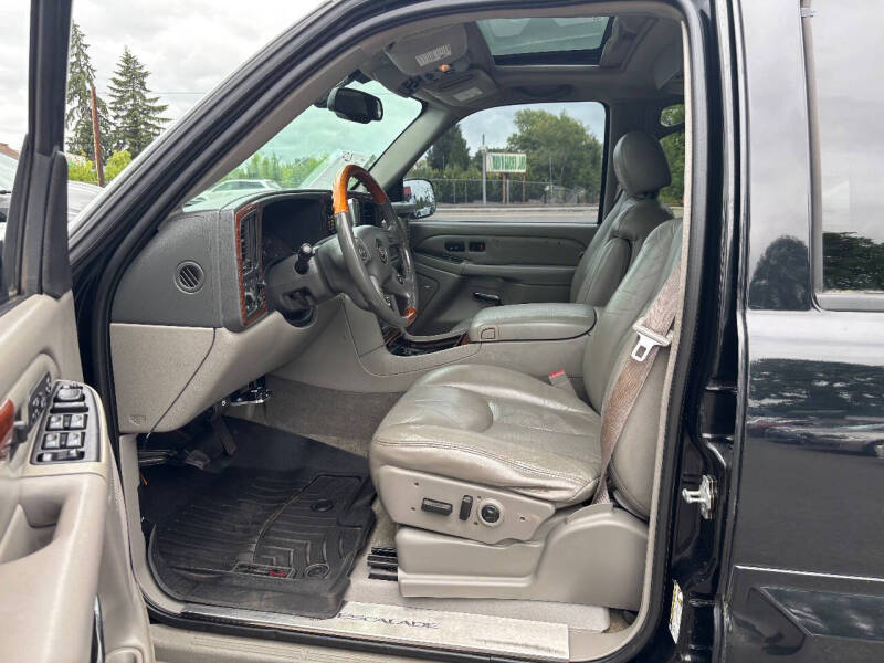 2004 Cadillac Escalade