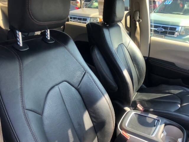 2017 Chrysler Pacifica Touring-L Plus