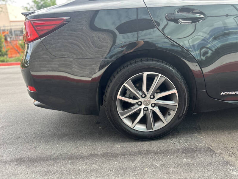 2017 Lexus ES 300h