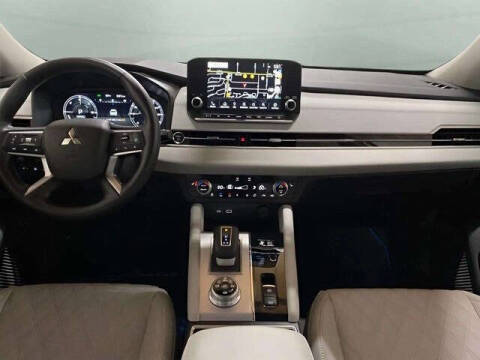 2025 Mitsubishi Outlander PHEV SEL