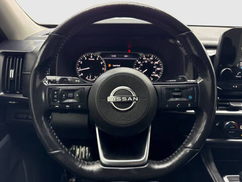 2023 Nissan Pathfinder SL