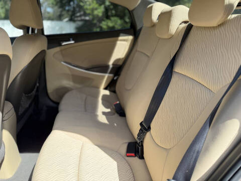 2013 Hyundai Accent GLS