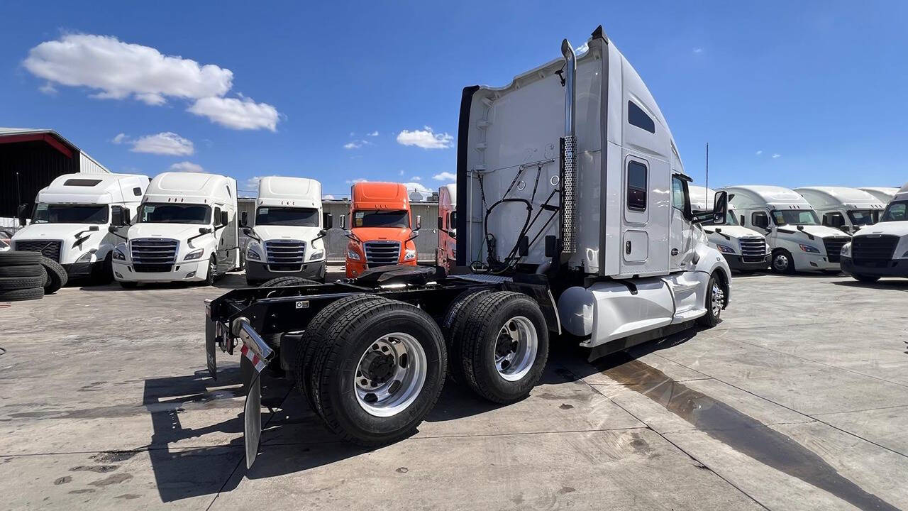 2022 Kenworth T680 for sale at KING TRUCK TRAILER SALES in Bakersfield, CA