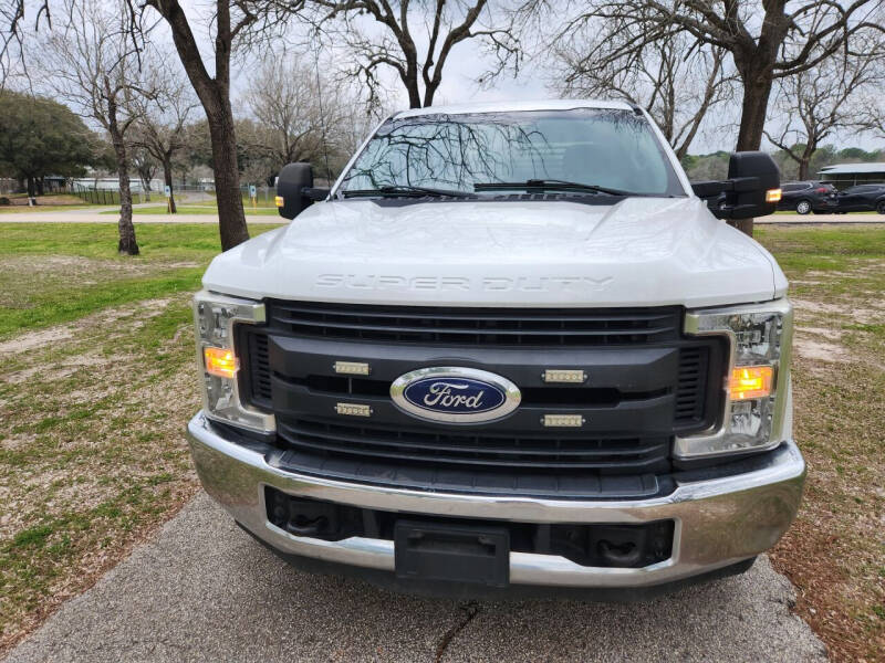 2018 Ford F-250 Super Duty XL photo 4