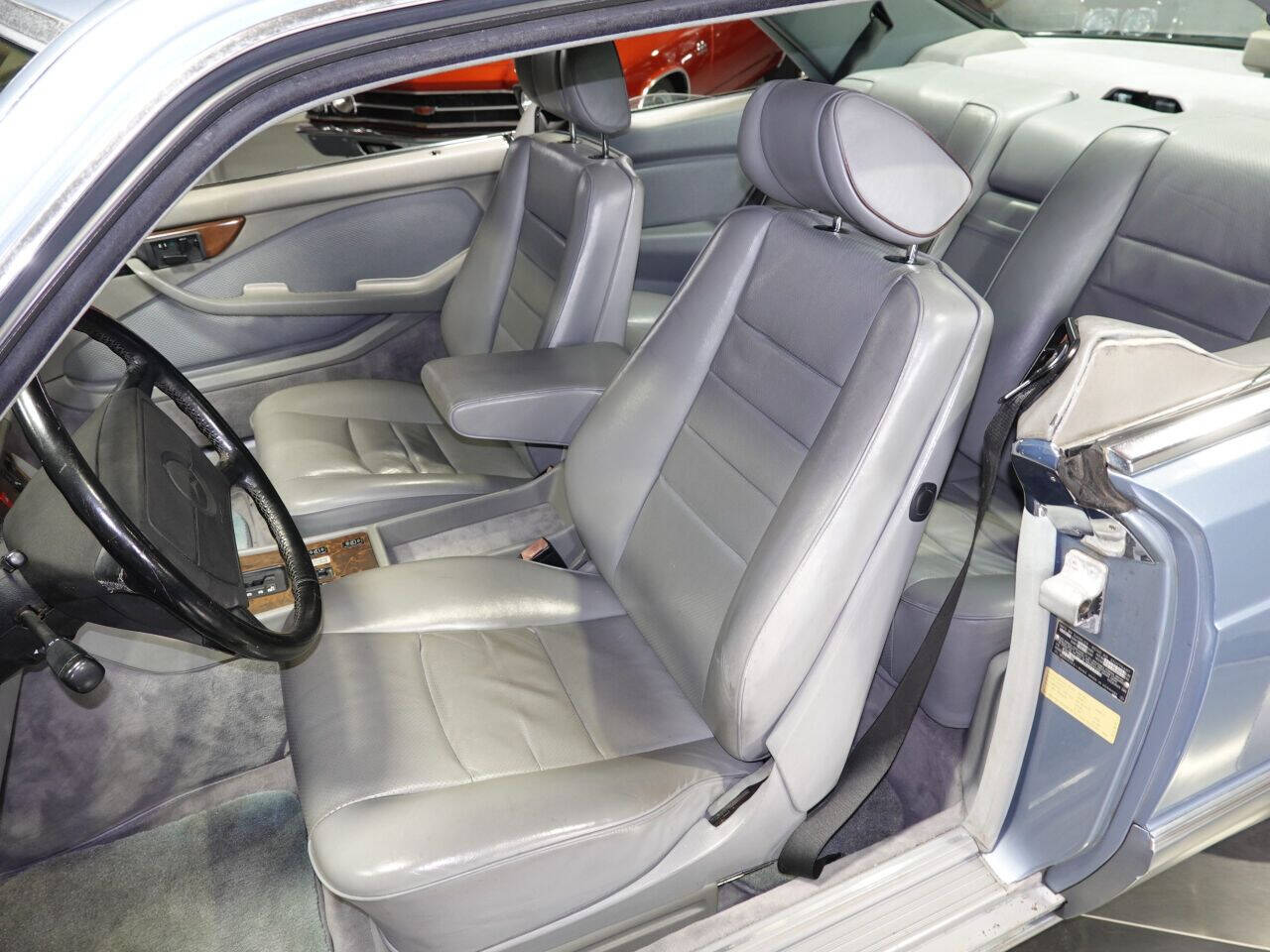1987 Mercedes-Benz 560-Class 31