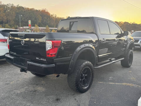 2017 Nissan Titan SL