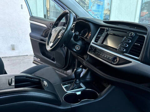 2018 Toyota Highlander LE