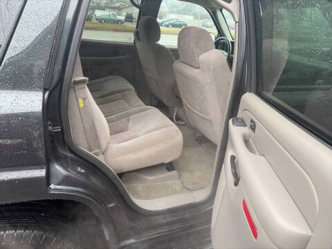 2004 Chevrolet Tahoe LS