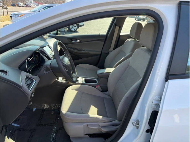 2017 Chevrolet Cruze LS Auto