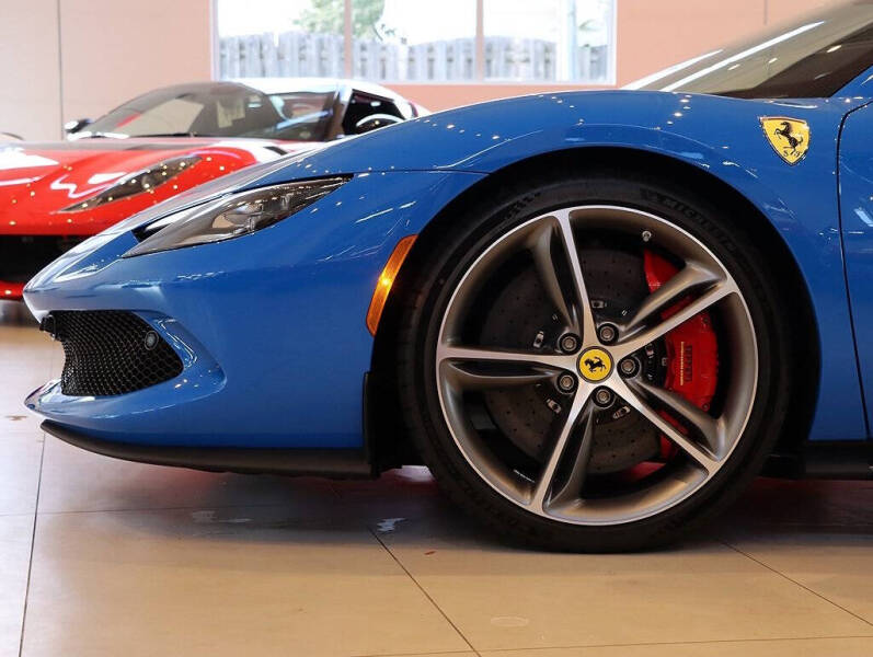 2024 Ferrari 296 GTS