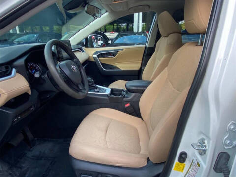 2021 Toyota RAV4 Hybrid XLE