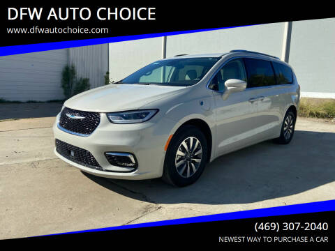 2021 Chrysler Pacifica Hybrid for sale at DFW AUTO CHOICE in Dallas TX