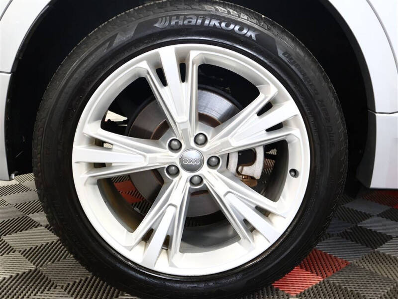 2019 Audi Q8 quattro Premium Plus 55 TFSI