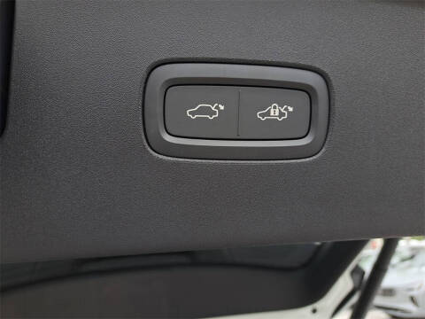 2025 Volvo EX90 Twin Performance Plus 6P