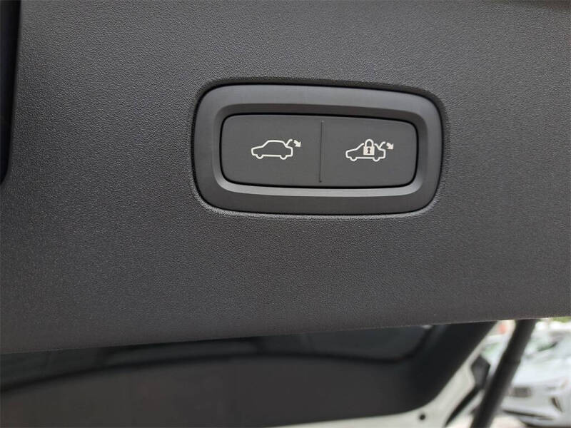 2025 Volvo EX90 Twin Performance Plus 6P