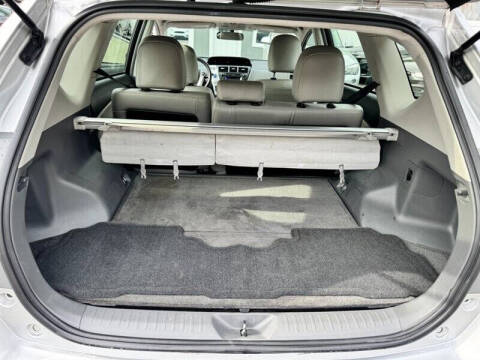 2014 Toyota Prius v Two