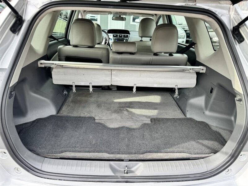 2014 Toyota Prius v Two