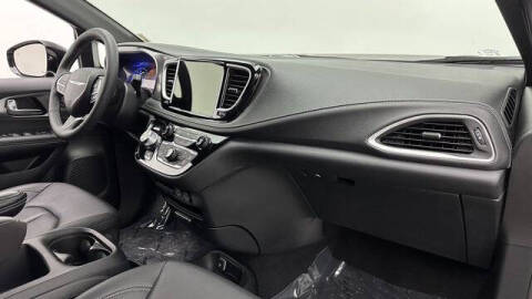 2025 Chrysler Pacifica Plug-In Hybrid