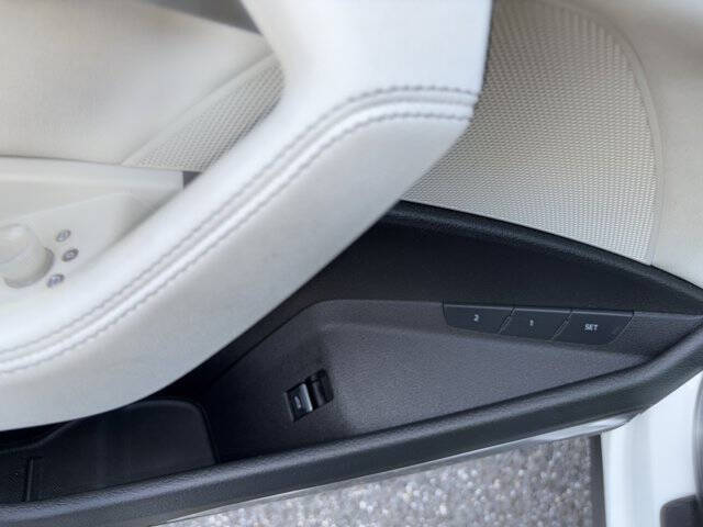 2024 Audi Q8 e-tron quattro Premium Plus