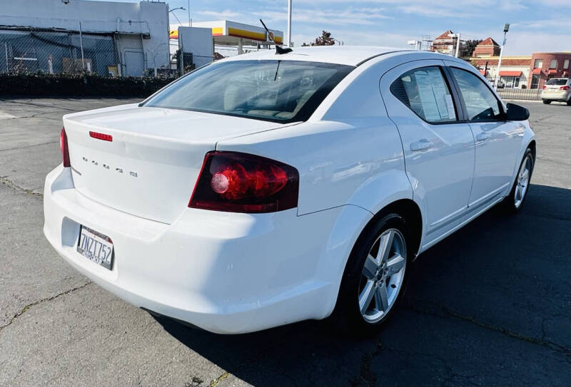 2013 Dodge Avenger SE