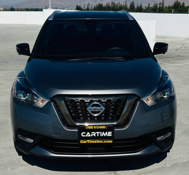 2020 Nissan Kicks SR