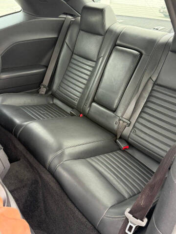 2013 Dodge Challenger SXT Plus