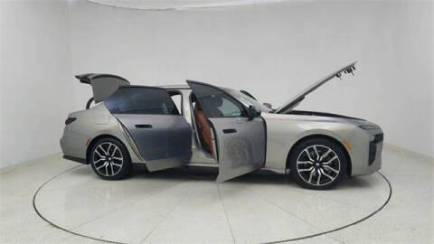 2023 BMW 7 Series 740i