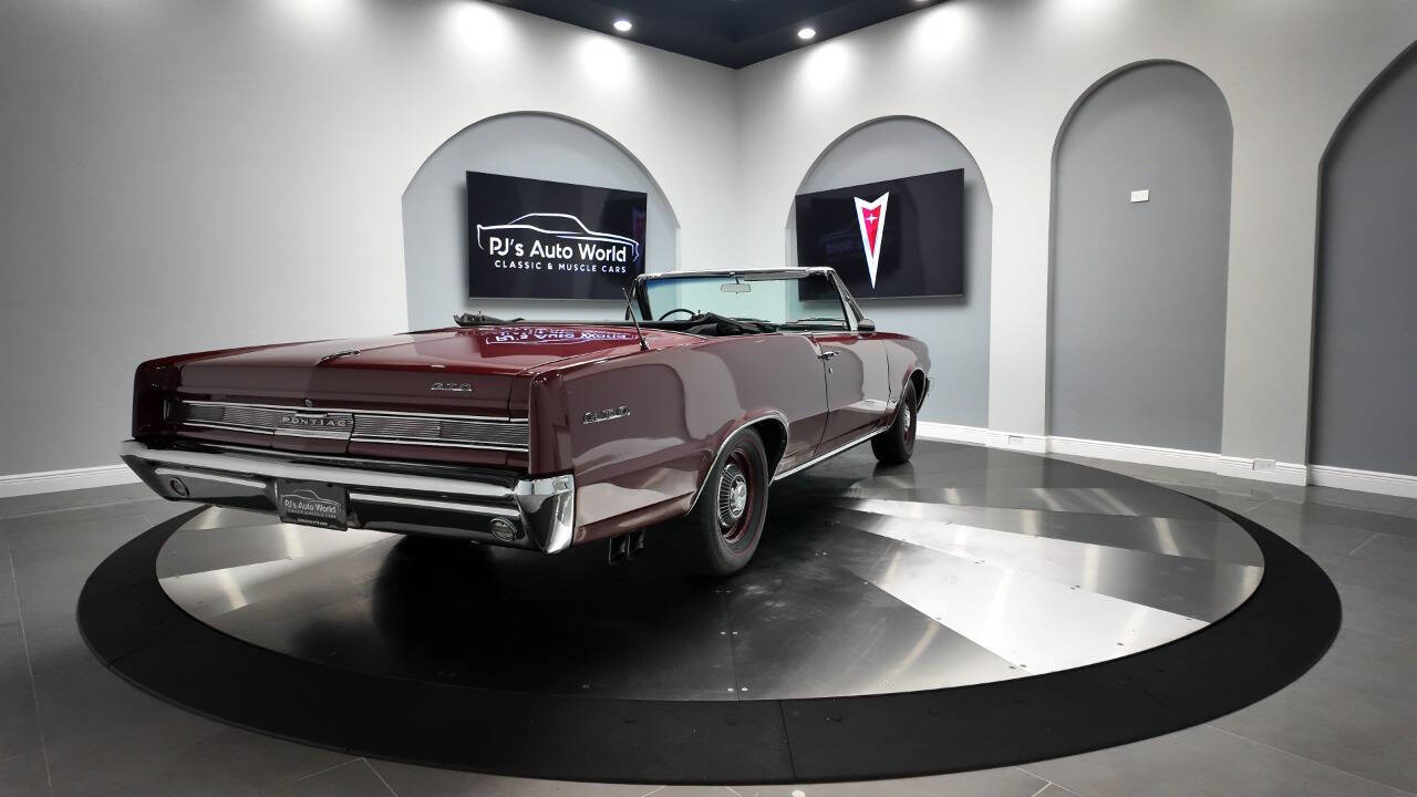 1964 Pontiac GTO 6