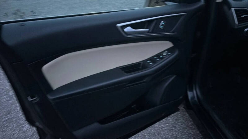 2021 Ford Edge