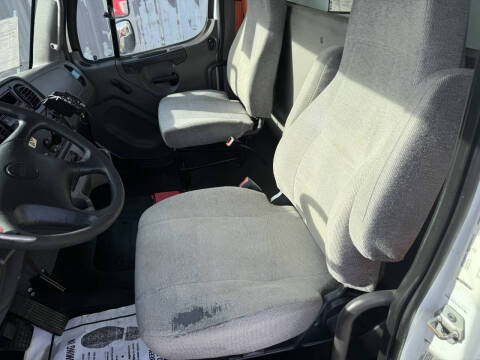 2018 Freightliner M2 106