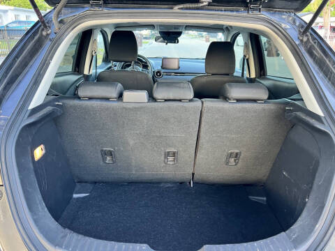 2020 Toyota Yaris Hatchback LE