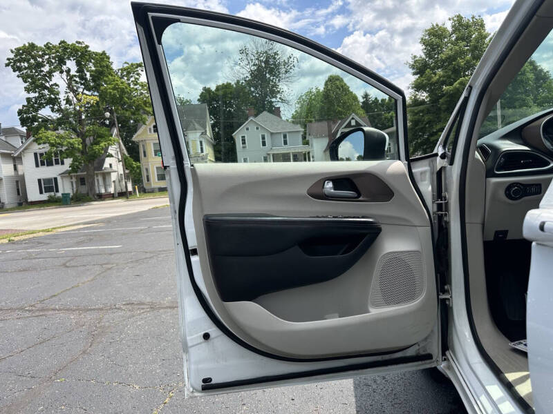 2017 Chrysler Pacifica Touring