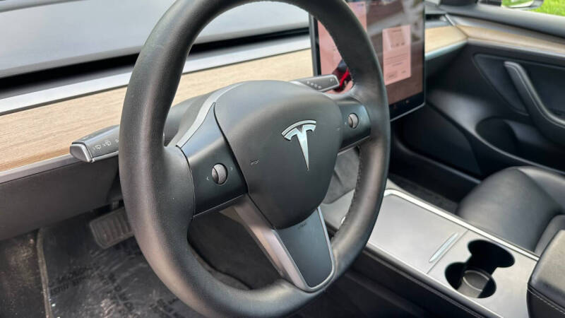 2022 Tesla Model 3 Long Range photo 10