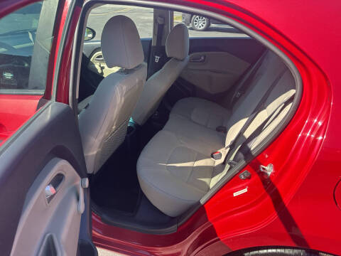 2015 Kia Rio 5-Door LX