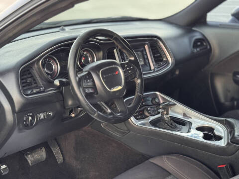2015 Dodge Challenger SXT