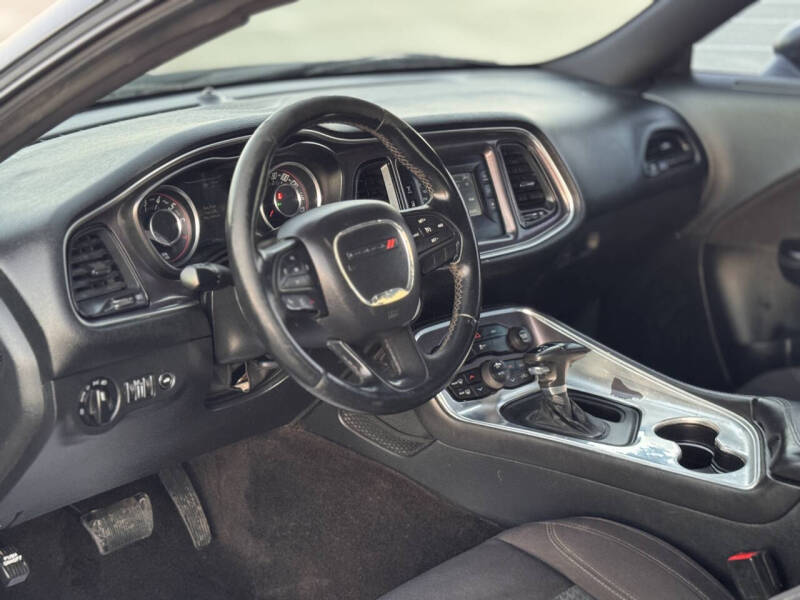 2015 Dodge Challenger SXT