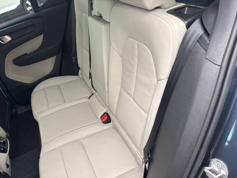 2026 Volvo XC40 B5 Plus