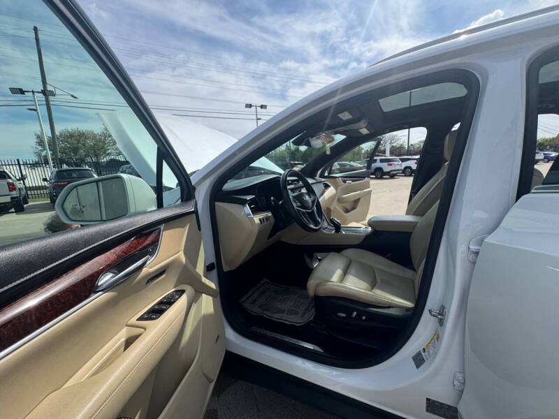 2017 Cadillac XT5 Luxury